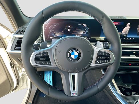 Used 2026 BMW X5 M60i image 8