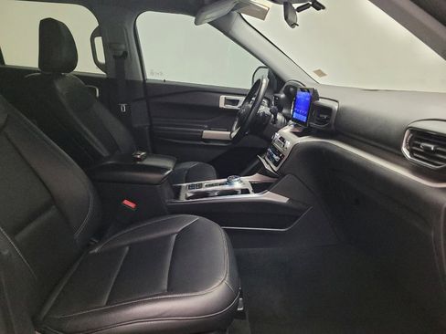 Used 2020 Ford Explorer XLT w/ Equipment Group 202A RWD image 21
