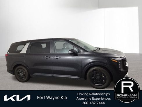 Used 2025 Kia Carnival image 5