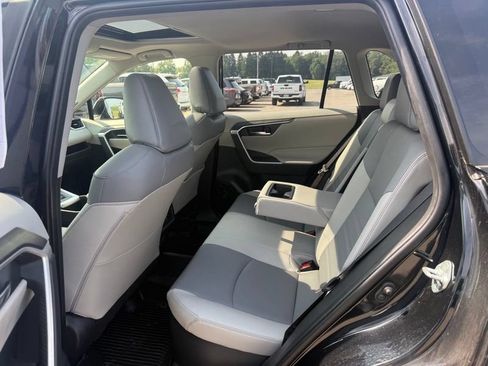 Used 2022 Toyota RAV4 XLE Premium AWD/4WD image 10