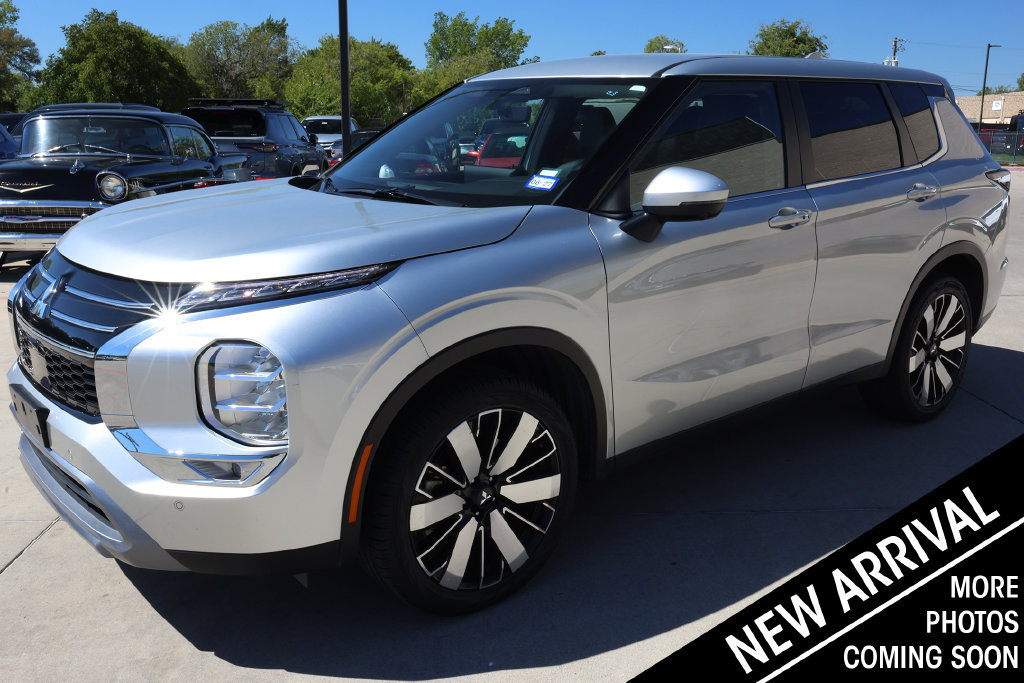 Used 2025 Mitsubishi Outlander SE FWD image 1