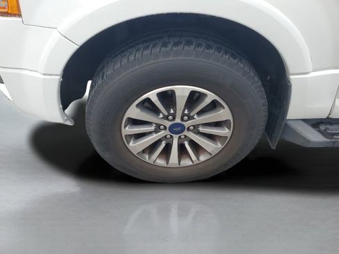 Used 2017 Ford Expedition XLT RWD image 24