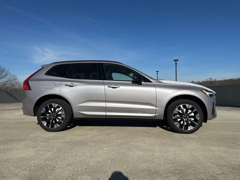 New 2026 Volvo XC60 B5 Plus w/ Climate Package image 8