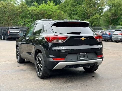 Used 2023 Chevrolet TrailBlazer LT w/ Convenience Package AWD/4WD image 6