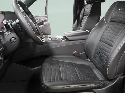 Used 2024 Cadillac Escalade ESV Sport Platinum w/ LPO, ONYX Package image 23