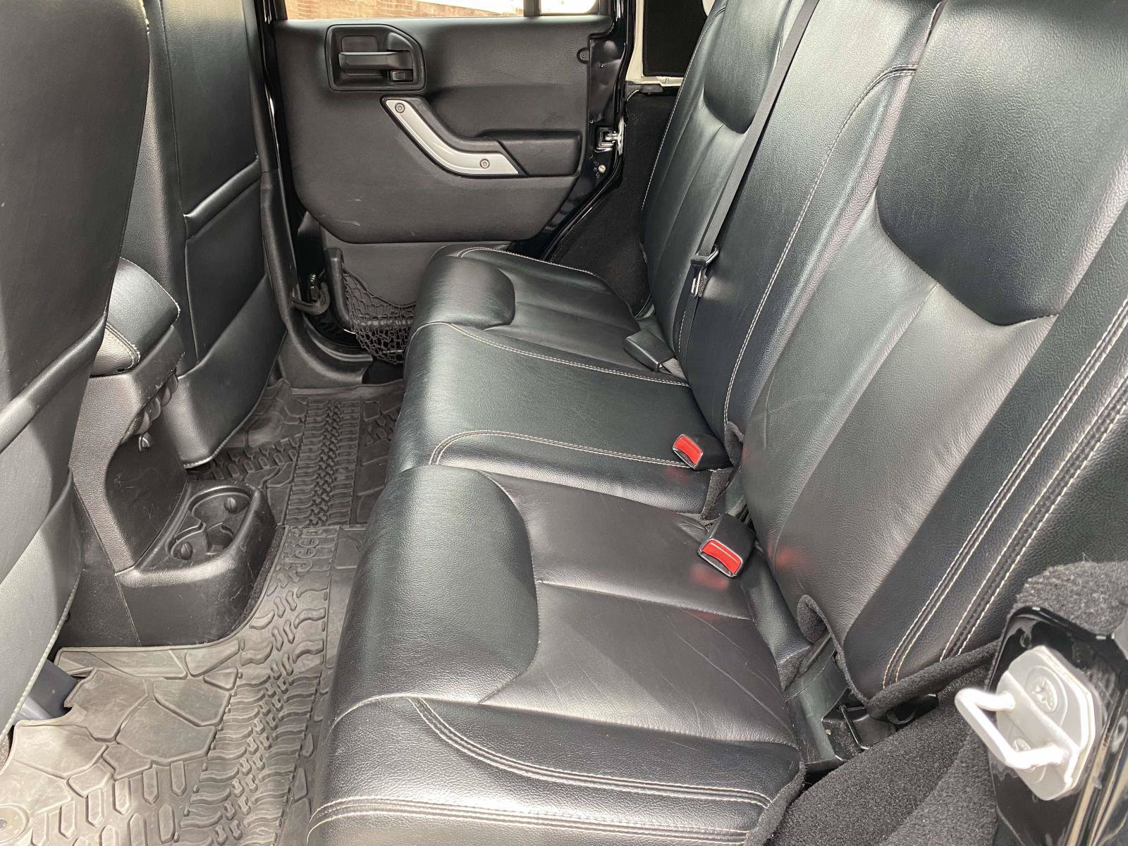 Used 2015 Jeep Wrangler Unlimited Rubicon AWD/4WD image 22