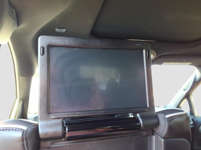 Used 2024 Chrysler Pacifica Limited w/ Uconnect Theater Family Group FWD image 31