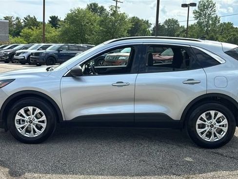 Used 2023 Ford Escape Active w/ Tech Pack #1 AWD/4WD image 3