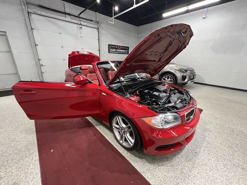 Used 2010 BMW 135i Convertible w/ Premium Pkg image 52
