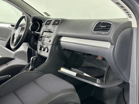 Used 2013 Volkswagen Golf 2.5L Hatchback 4D image 40