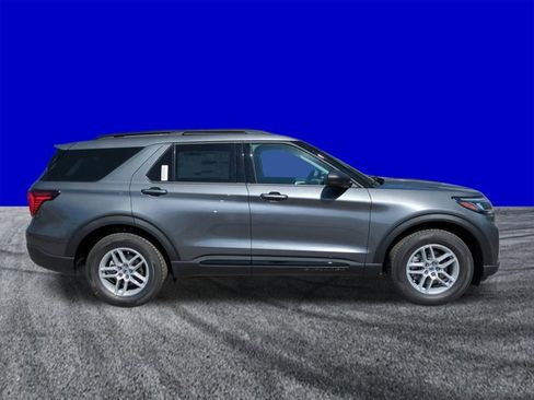 New 2026 Ford Explorer Active w/ Active Comfort Package image 3