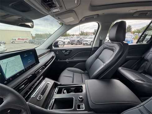 New 2025 Lincoln Aviator Reserve w/ Jet Appearance Package image 32