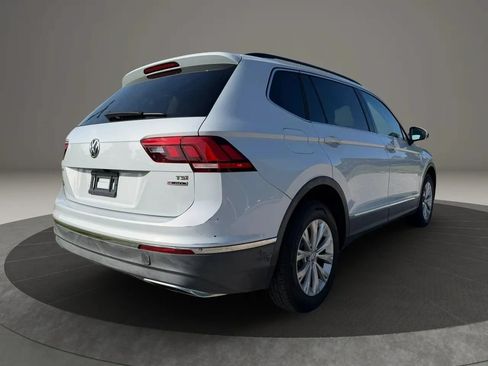 Used 2018 Volkswagen Tiguan SE w/ Panoramic Sunroof Package AWD/4WD image 5