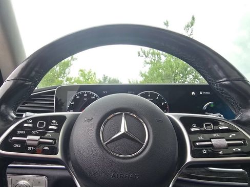 Certified 2023 Mercedes-Benz GLS 450 4MATIC image 31