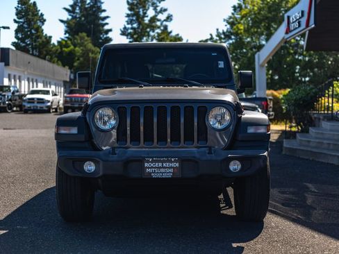 Used 2018 Jeep Wrangler Unlimited Sport S AWD/4WD image 5