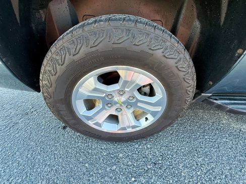 Used 2010 Chevrolet Suburban LS w/ Interior Plus Package AWD/4WD image 22