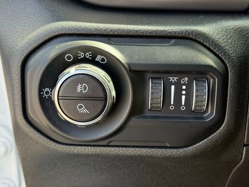 Used 2020 Jeep Gladiator Sport image 9