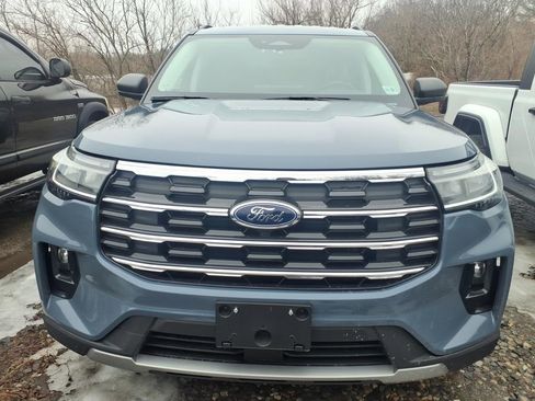 Used 2025 Ford Explorer Active w/ Active Comfort Package image 6