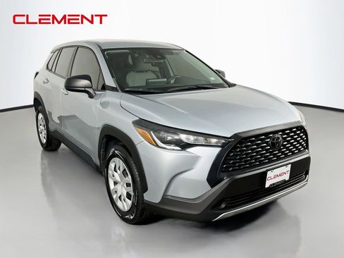 Used 2022 Toyota Corolla Cross L FWD image 3