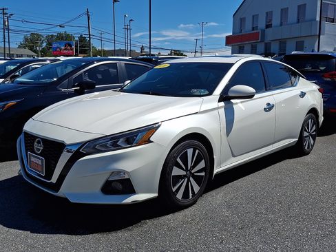 Used 2020 Nissan Altima 2.5 SV AWD/4WD image 2