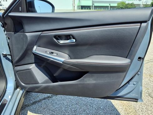New 2025 Nissan Sentra SR w/ Midnight Edition FWD image 18