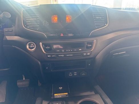 Used 2025 Honda Passport TrailSport image 15