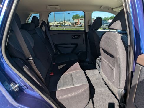 Used 2021 Nissan Rogue S AWD/4WD image 10