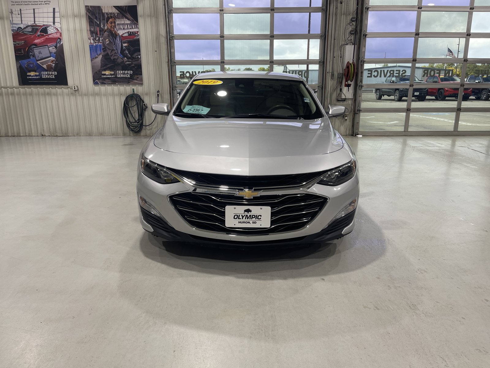 Used 2019 Chevrolet Malibu LT w/ Leather Package FWD image 3
