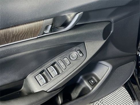 Used 2020 Honda Accord EX image 11
