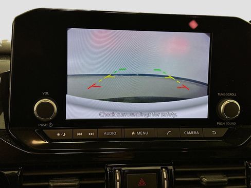 Used 2025 Nissan Pathfinder SV AWD/4WD image 23