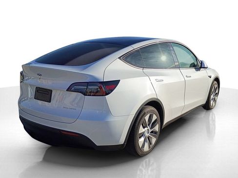 Used 2023 Tesla Model Y Long Range AWD/4WD image 6