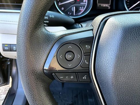 Used 2018 Toyota Camry LE image 22