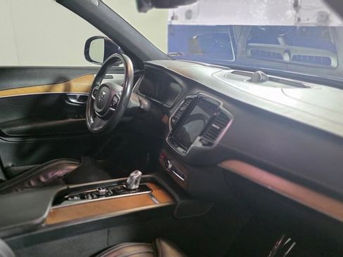 Used 2017 Volvo XC90 T8 Excellence image 11