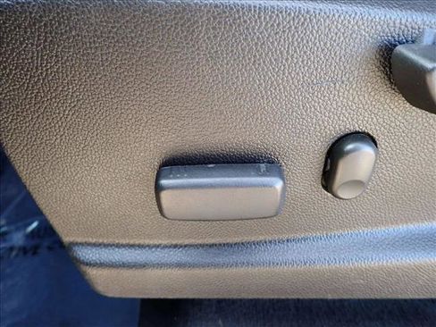 Used 2019 Chevrolet Colorado Z71 image 12