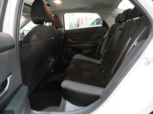 Used 2025 Hyundai Elantra SEL image 20