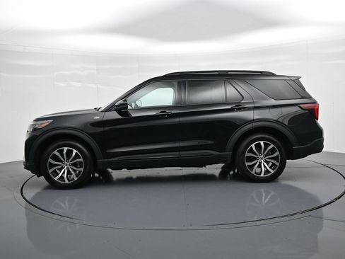 Used 2025 Ford Explorer ST-Line AWD/4WD image 9