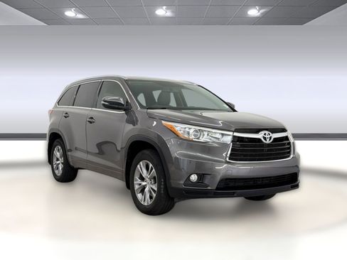Used 2015 Toyota Highlander XLE AWD/4WD image 7