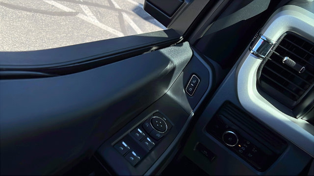 New 2026 Ford F250 4x4 Crew Cab Super Duty image 32