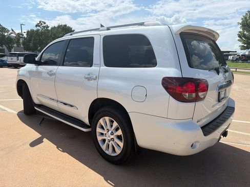 Used 2019 Toyota Sequoia Platinum AWD/4WD image 2