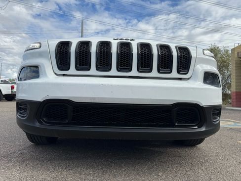 Used 2016 Jeep Cherokee Sport image 36
