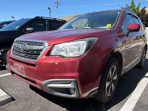 Used 2017 Subaru Forester 2.5i Premium w/ All-Weather Package AWD/4WD image 4