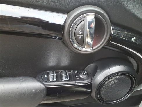 Used 2017 MINI Cooper S image 11