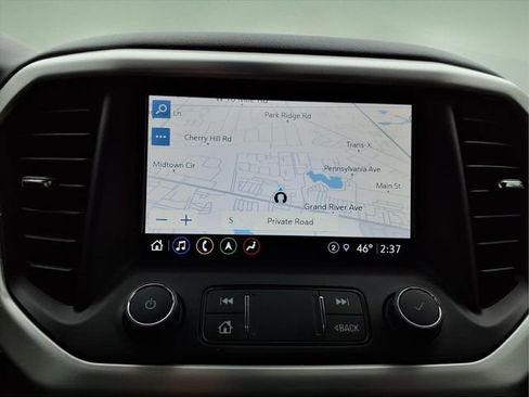 Used 2023 GMC Acadia SLT w/ Elevation Edition image 18