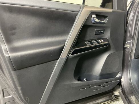 Used 2017 Toyota RAV4 Limited image 17