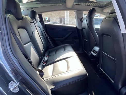 Used 2018 Tesla Model 3 Long Range RWD image 26