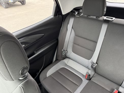 Used 2025 Chevrolet TrailBlazer LT AWD/4WD image 12