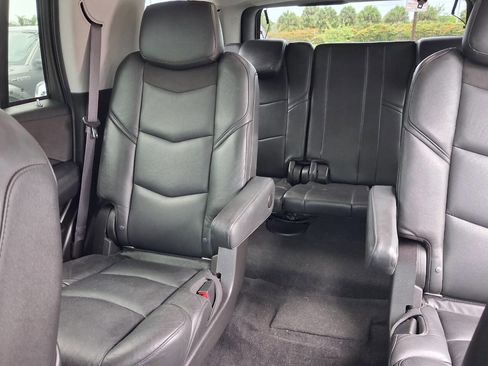 Used 2016 Cadillac Escalade 2WD image 16