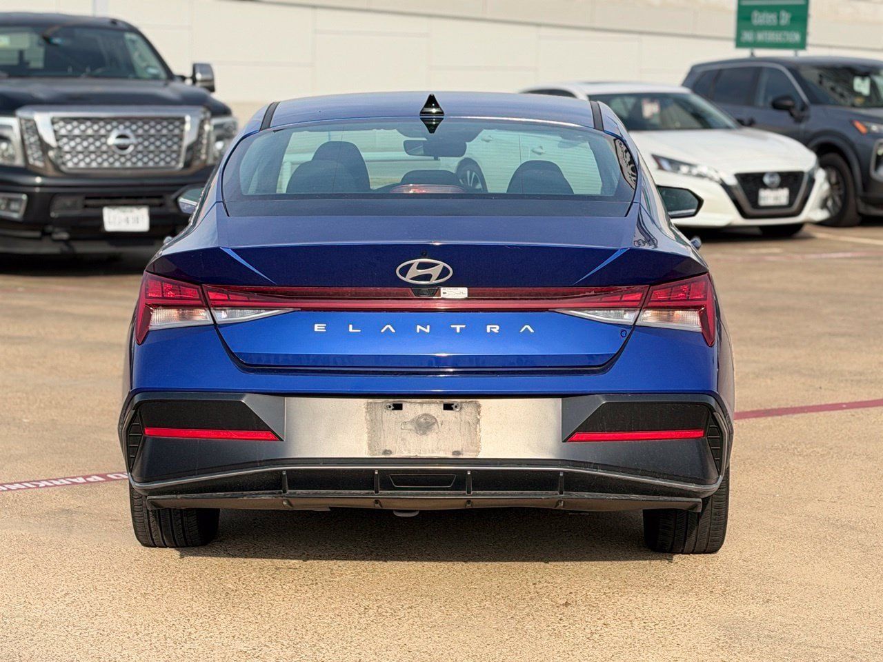 Used 2025 Hyundai Elantra SEL FWD image 5