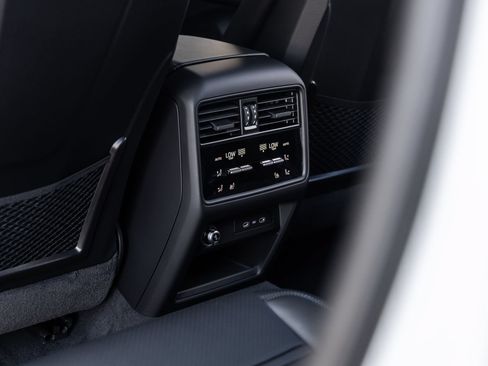 New 2026 Porsche Cayenne Coupe AWD/4WD image 37