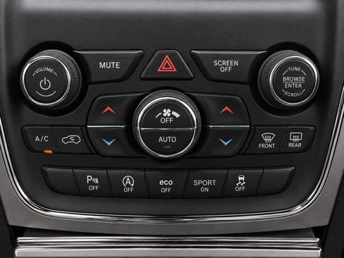 Used 2018 Jeep Grand Cherokee Laredo AWD/4WD image 30